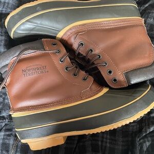 Northwest Territory Men's Brown and Black Rain Boots
